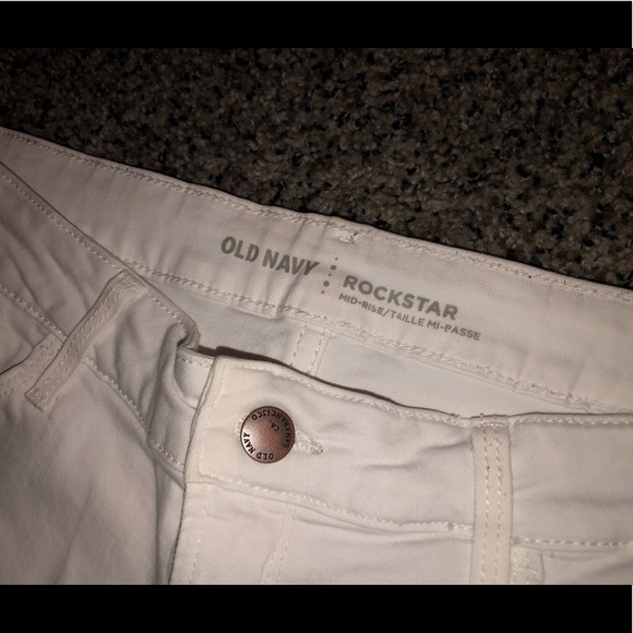 Old Navy Rockstar ripped jeans - Picture 3 of 6